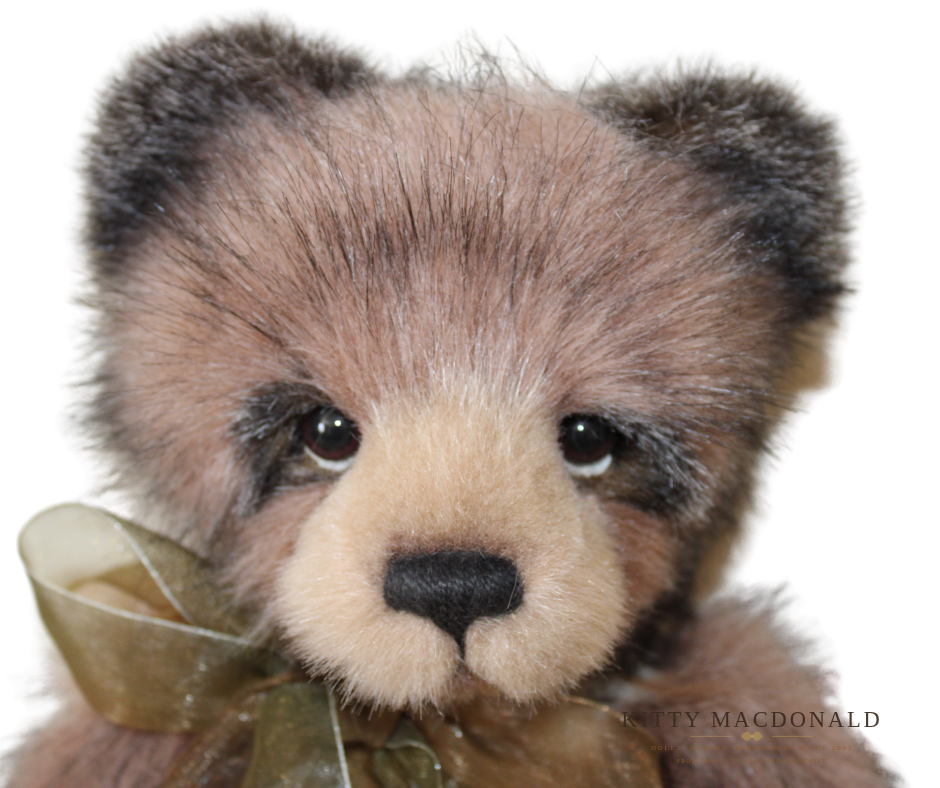 Charlie Bears Travis Bear KM004