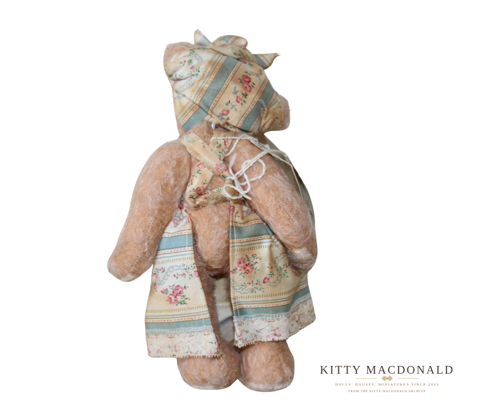 R.E.G. Bears Artist Bear Ruth Gallagher “Tilly and Her Chick” Limited Edition Artist Bear – No. 1 of 12 KM327