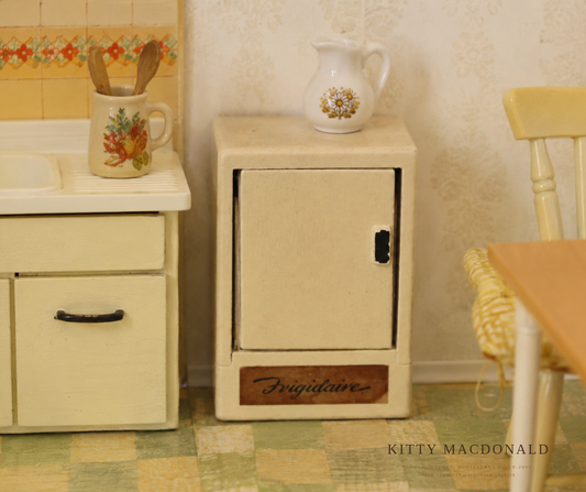 Vintage Dolls House Dol Toi Frigidaire Fridge KM455