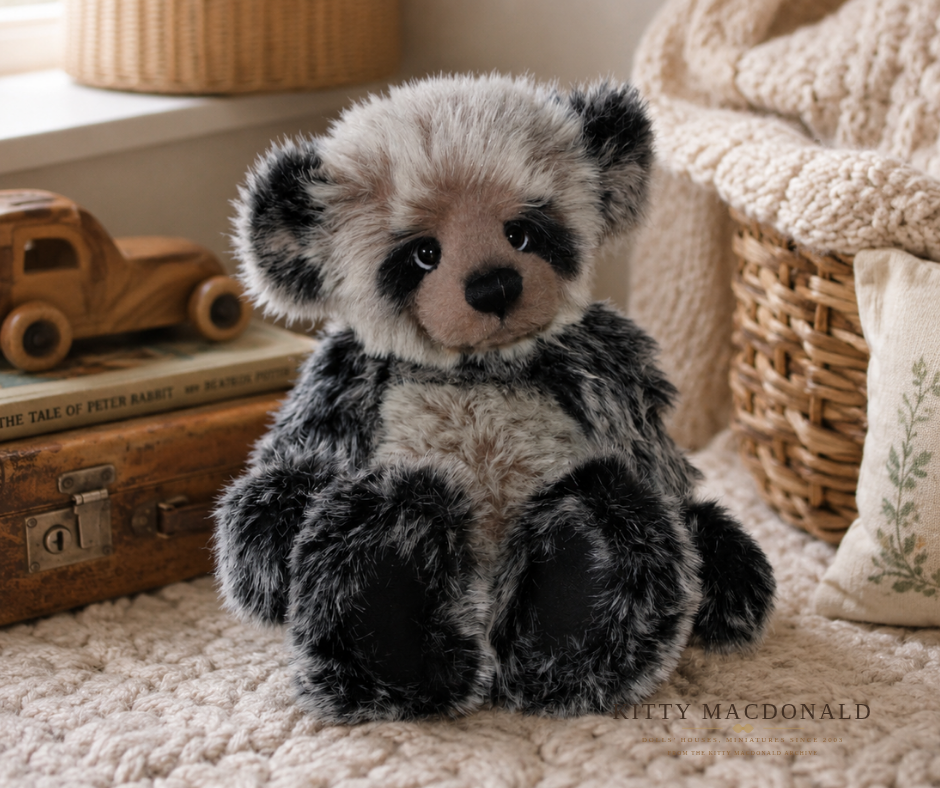 Charlie Bears Higgins Bear KM001