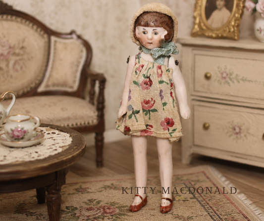 Antique 1920s German Bisque Dolls House Doll – Likely Hertwig KM381
