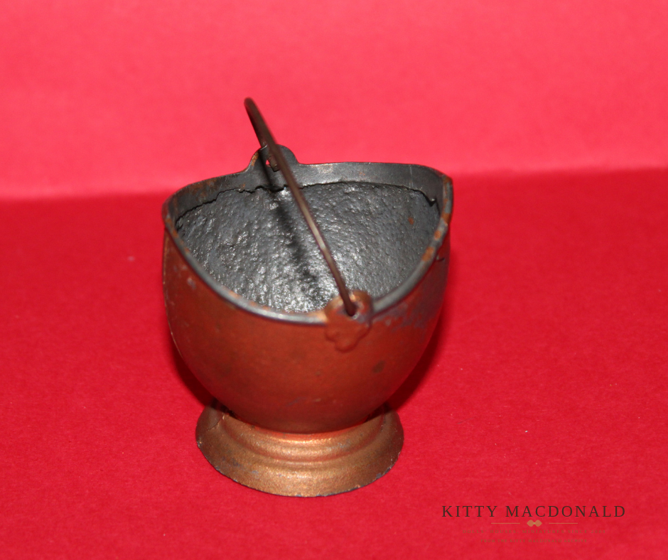 Vintage Britains Dolls House Coal Scuttle Bucket KM165