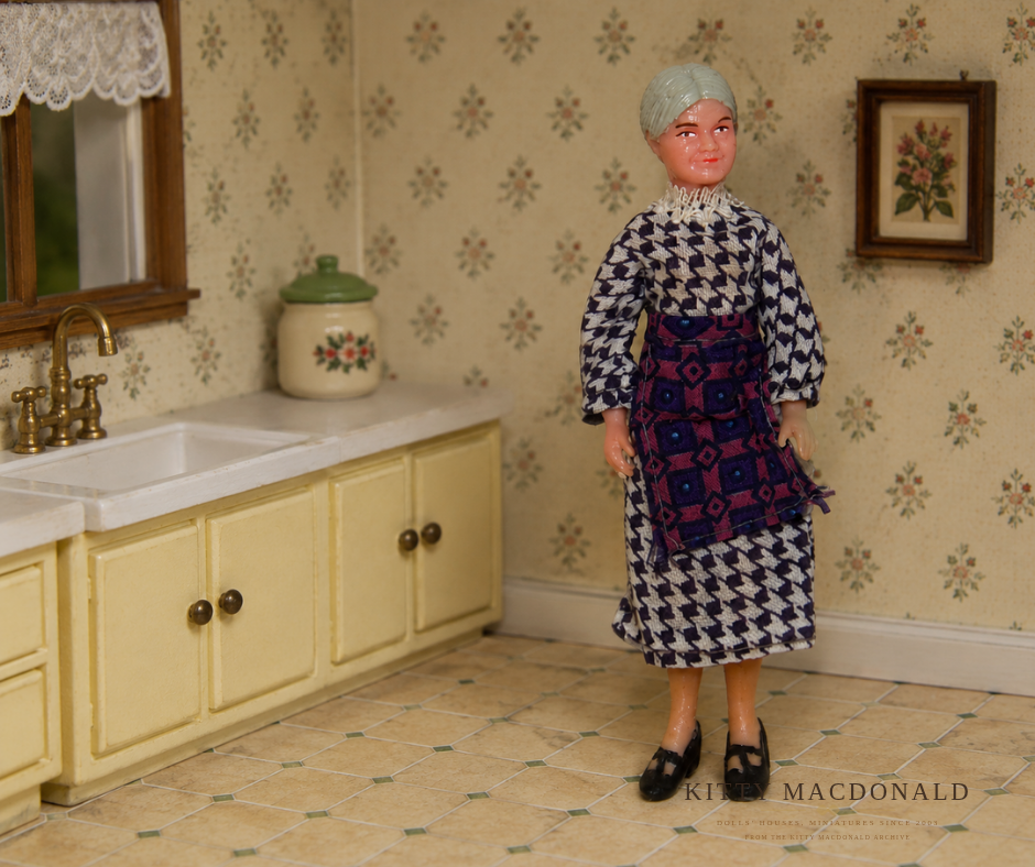 Vintage Dolls House Lundby Grandma Doll KM546