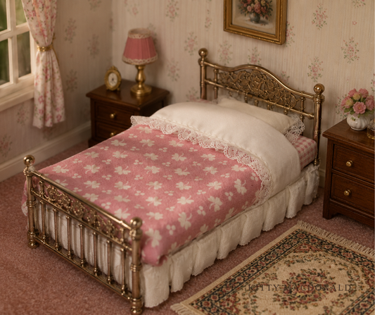 Vintage Dolls House Brass Effect Bed KM532