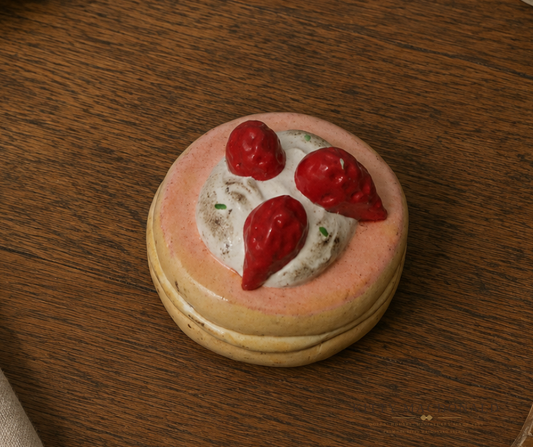 Vintage Dolls House  Wren Toys Plaster Food  Strawberry Cake KM556